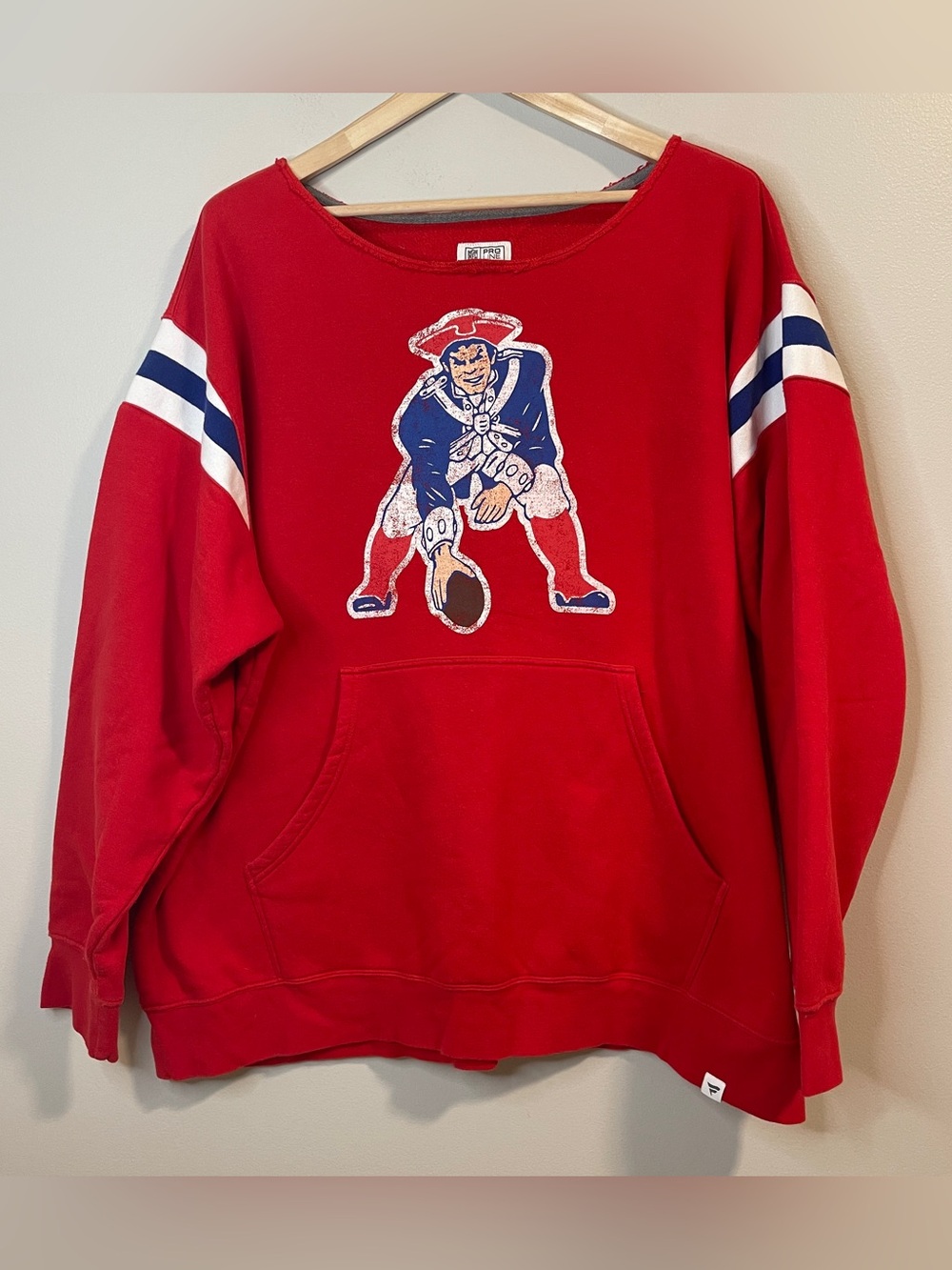 Fanatics Red Sweatshirt with Blue & White Sleeve Stripes Patriot Graphic